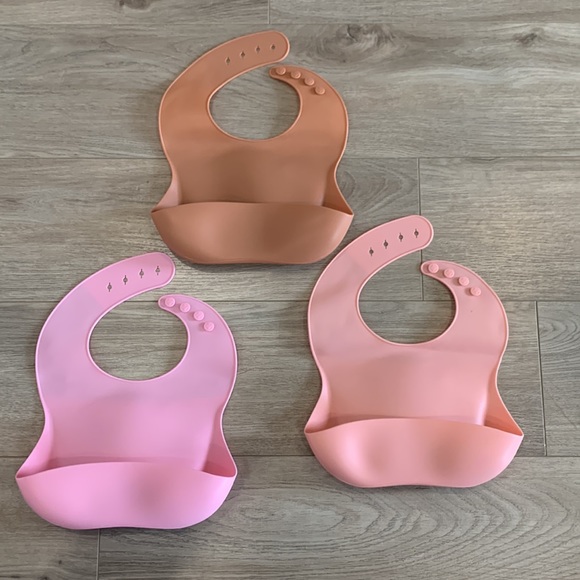 Brand new Silicone bibs 3 pack - Picture 2 of 2